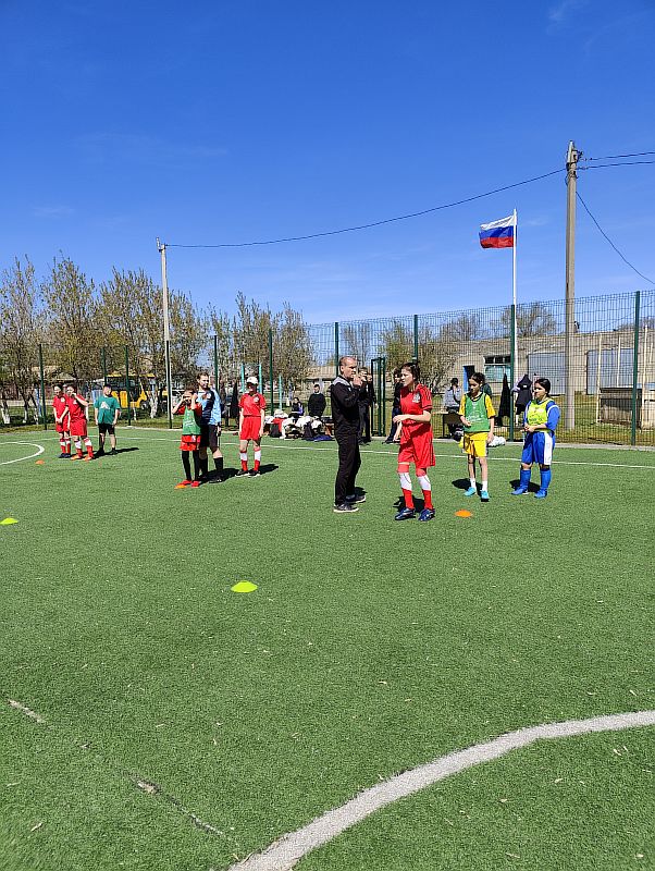 Открытый урок по футболу с обучающимися МОУ СОШ с.Куриловка.