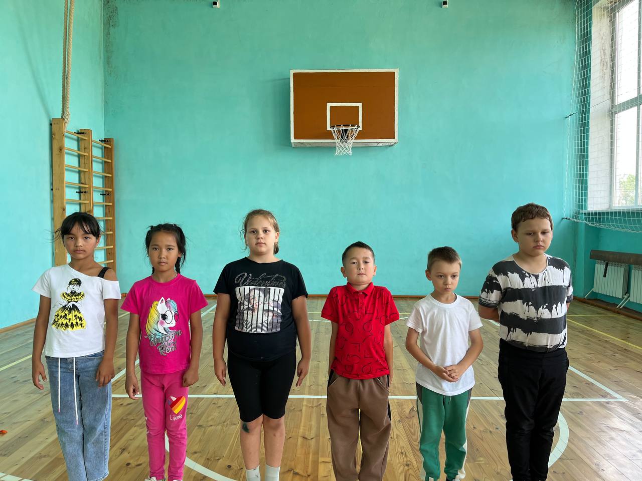 Соревнования по баскетболу.